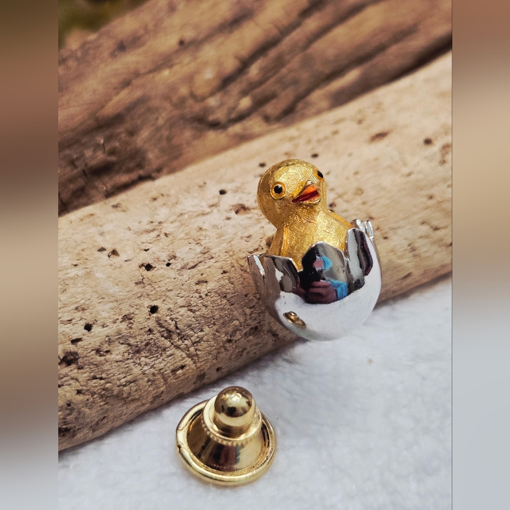 Vintage Avon Hatchling Tie Tack